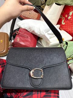 (Category: ) located in . Submitted by decluttering.shopph (Listing ID 1424375600, Image 1). Description: .