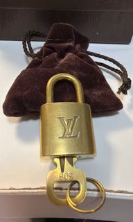 （分類：）位於 。 由 cc_00000 提交（商品編號 1424411516，圖片 1）。簡介： 。