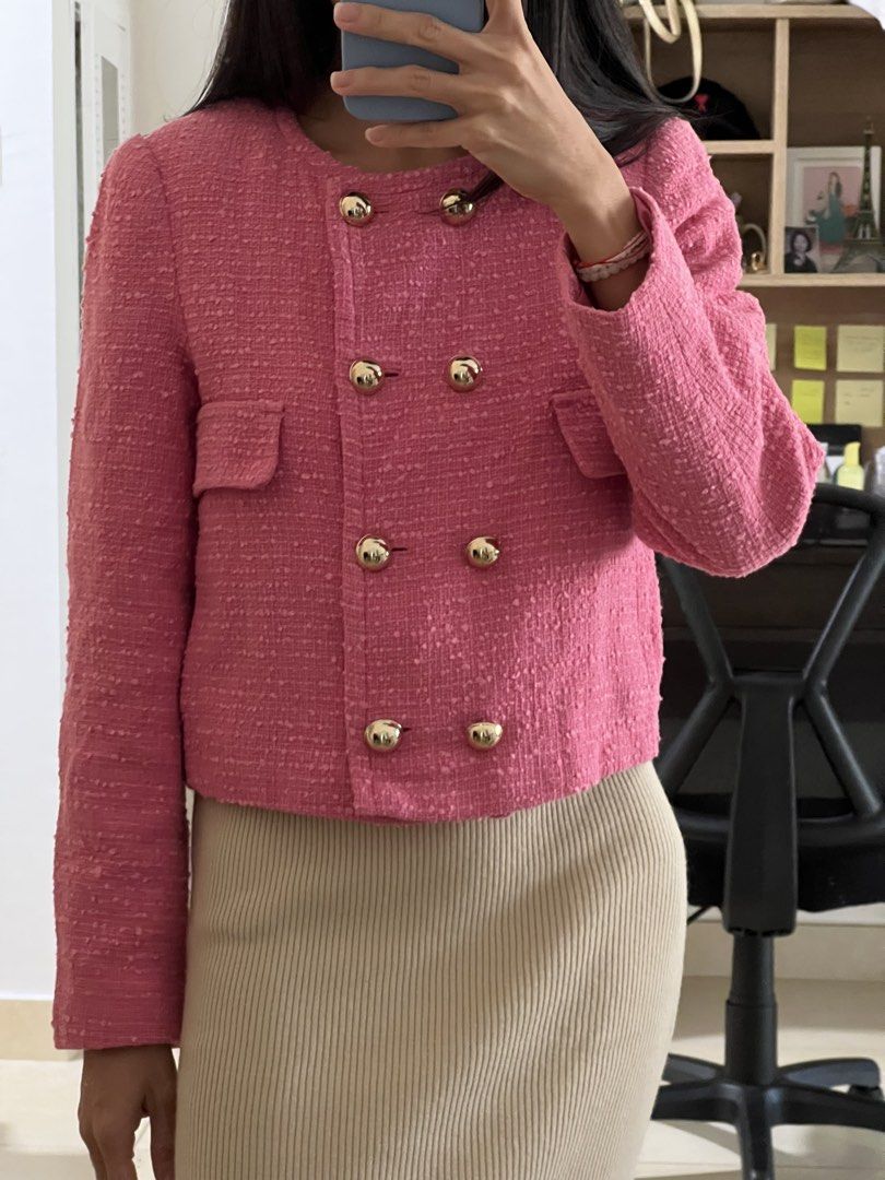 Mango Tweed Blazer (Category: Coats, Jackets and Outerwear) located in Santa Cruz. Submitted by beautsbees (Listing ID 1424481664, Image 1). Description: - Mango Tweed Blazer - Size: XS (EU 34) - Color: Pink - Features: Tweed fabric, gold buttons - Condition: Layered Condition: 4 - Brand: Mango - Stylish and versatile design.