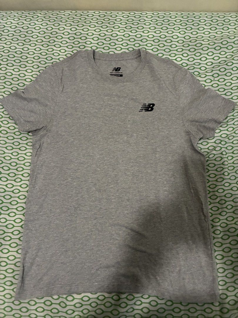 New Balance Gray T-shirt Medium (Category: Tshirts & Polo Shirts ) located in San Jose del Monte. Submitted by yllib1112 (Listing ID 1424380159, Image 1). Description: Once lng nagamit 20x27 dimes No issue Can pass as brand new.