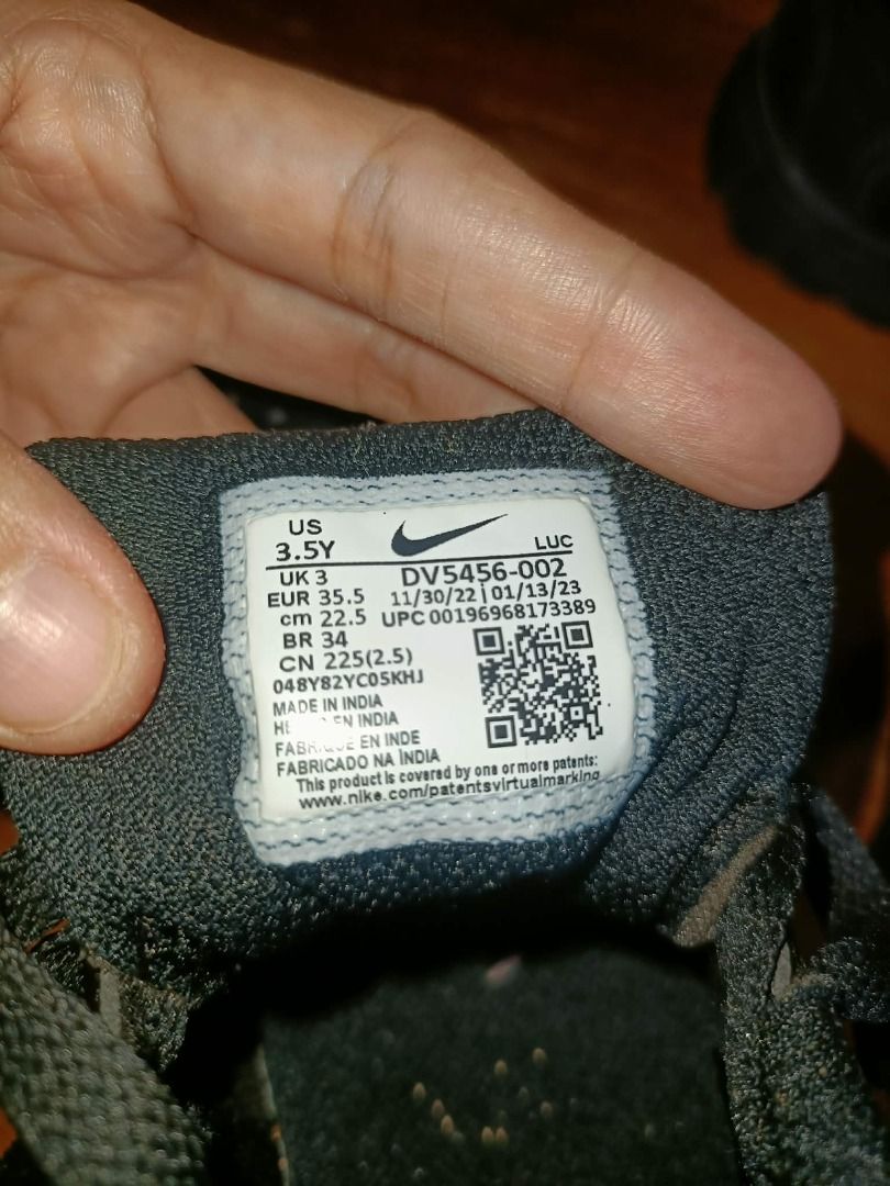 Nike Court Borough Low 2 Black (Category: Babies & Kids Fashion) located in Guiuan. Submitted by toughcookiejayl (Listing ID 1424390064, Image 3). Description: - Black Nike Court Borough Low 2 shoes - US size 3.5Y - Features laces and a round toe - Shows some wear on the soles - Made in India - Nike logo present on side and sole - Bought in the US.