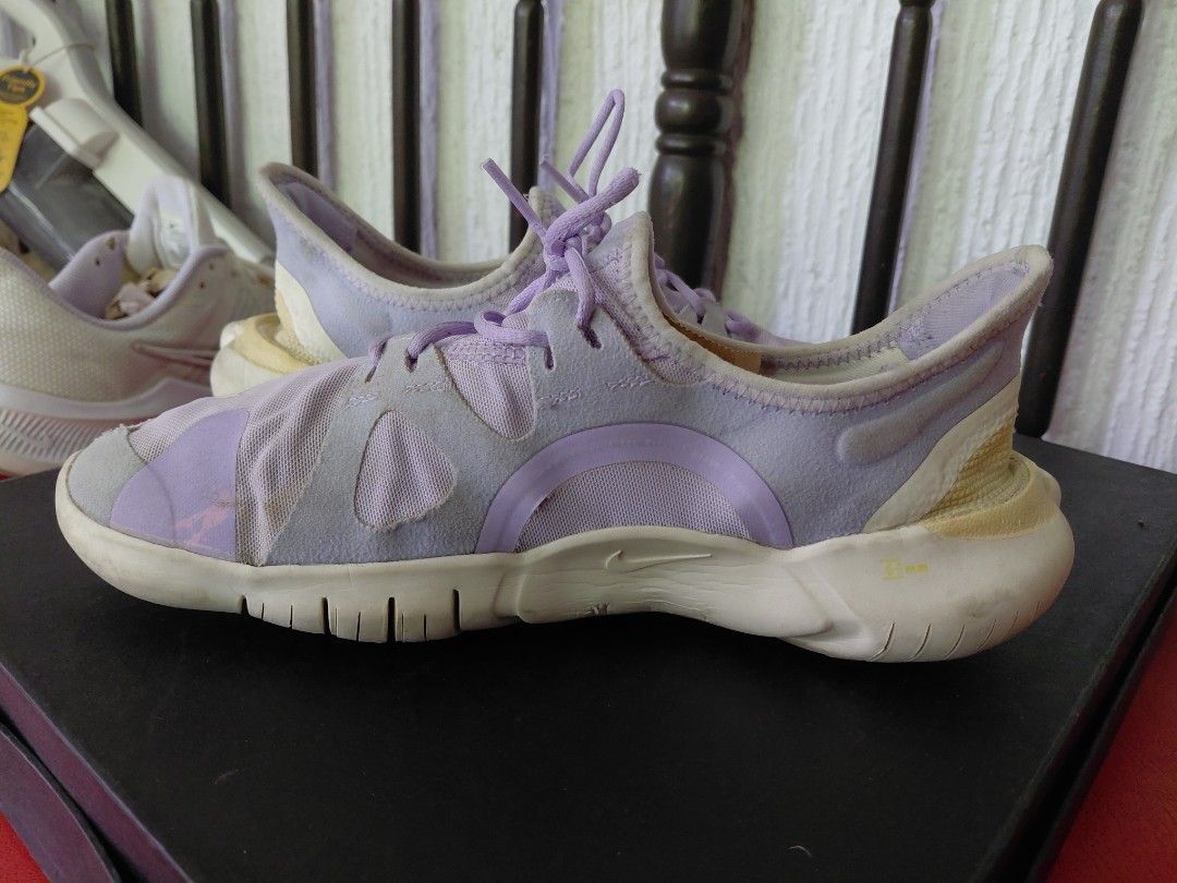 Nike Free RN 5.0 Lilac Sneakers (Category: Sneakers) located in Manila. Submitted by aaa-choooo (Listing ID 1424404378, Image 3). Description: - Nike Free Run Lilac - size 8.5 - very comfy for running - signs of use (please see pics) - needs washing.