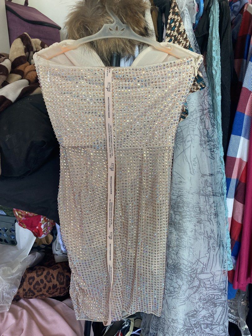 Oh Polly Embellished Mini Dress (Category: Dresses) located in Mandaue City. Submitted by lizcui28 (Listing ID 1424356003, Image 2). Description: - Oh Polly mini dress - UK size 8 / US size 4 - Embellished with sparkles - Features a V-neck - Ruched detailing - Bodycon fit - Ideal for special occasions -Little heavy .