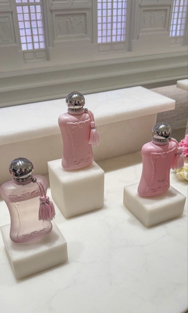 Original De Lina Exclusif 75 ML perfume (Category: Fragrance & Deodorants) located in Manila. Submitted by veemcqc (Listing ID 1415712107, Image 1). Description: RFS- Someone gifted this, not a fan of the scent. Natanggal na yung silver threads sa tassle Price is negotiable .