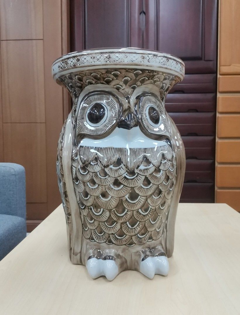 CERAMIC OWL PEDESTAL PLANTER JARDENIERE (Category: Chairs) located in Bulacan. Submitted by tsunami_express (Listing ID 1424410219, Image 2). Description: This beautiful Owl Pedestal piece stands 14-inches. Made of glazed ceramic. Glorious hand-painted details earth-toned finish. .