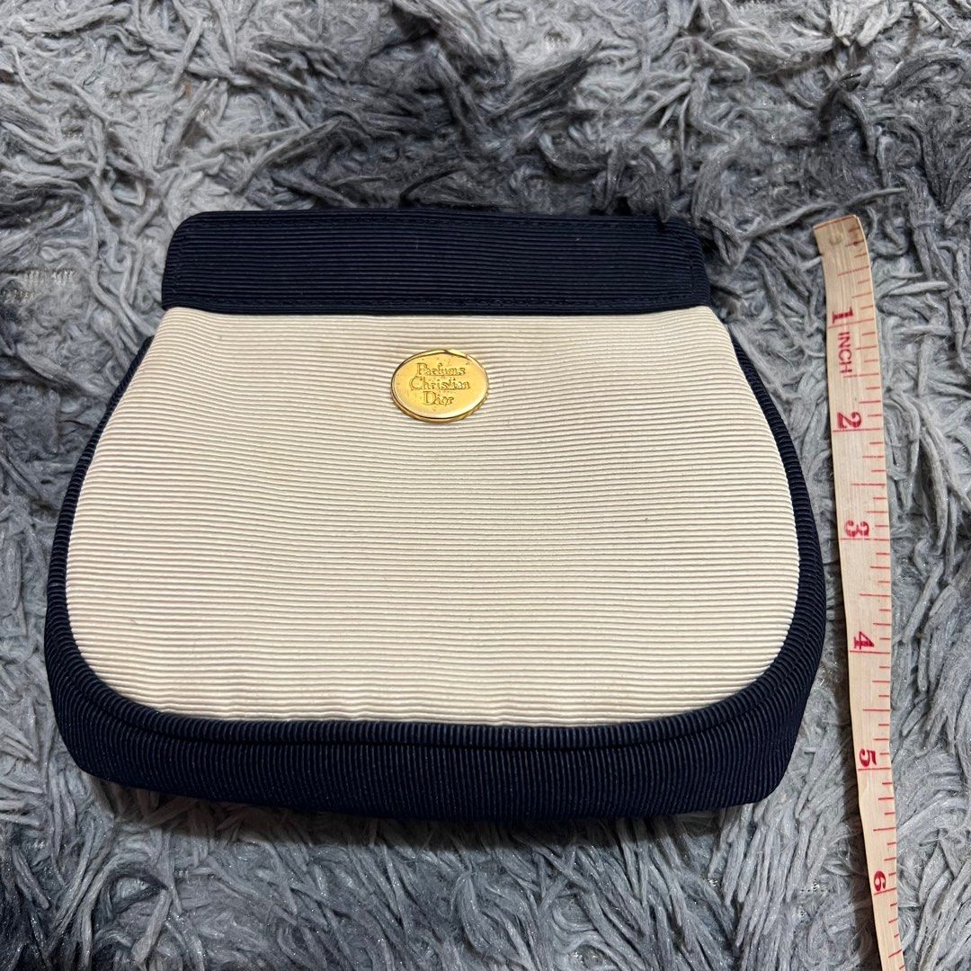 Parfums Christian dior (Category: Luxury Bags & Wallets) located in Santo Tomas. Submitted by miggy.thrift (Listing ID 1424371455, Image 1). Description: Parfums Christian dior 6x5 Excellent Negotiable .