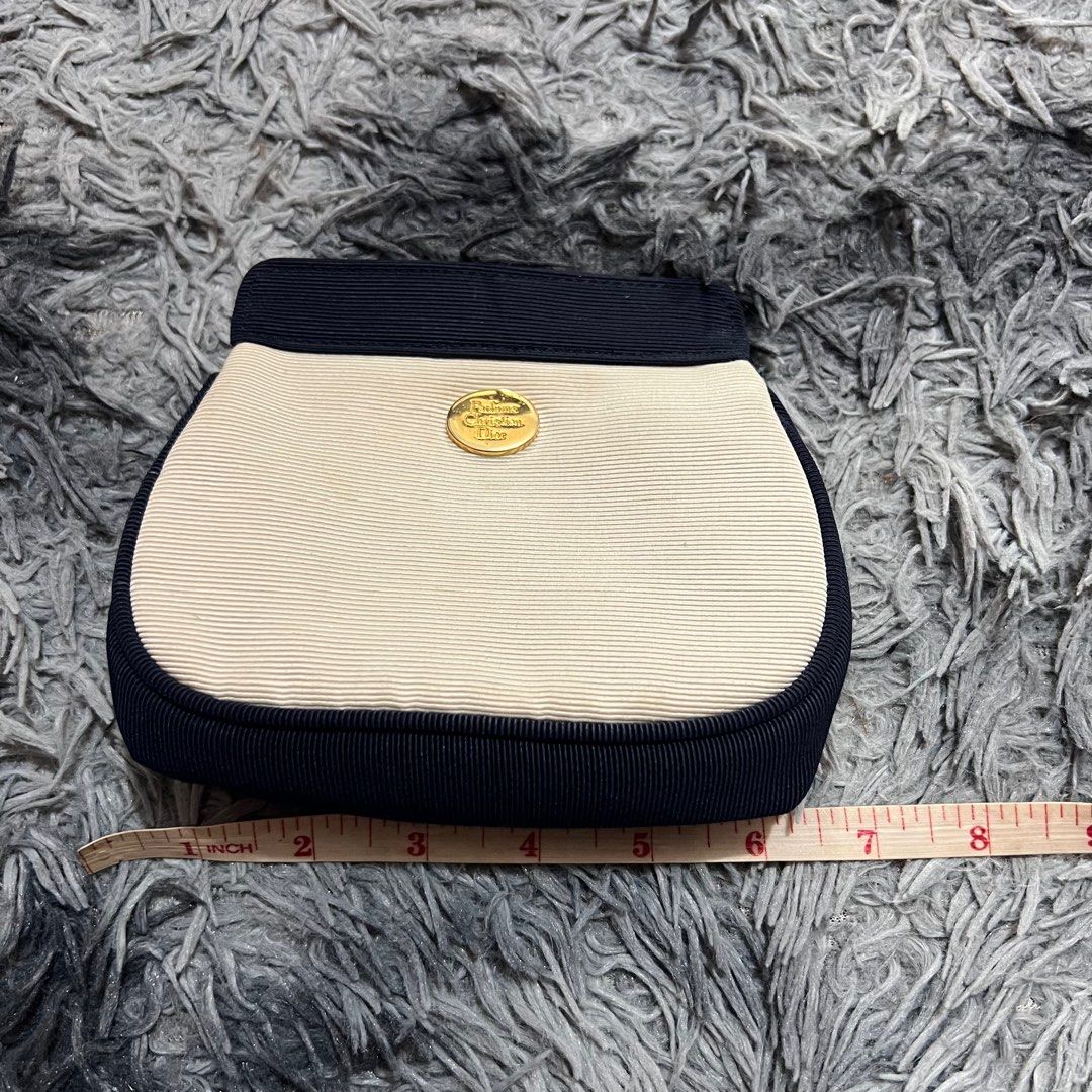 Parfums Christian dior (Category: Luxury Bags & Wallets) located in Santo Tomas. Submitted by miggy.thrift (Listing ID 1424371455, Image 2). Description: Parfums Christian dior 6x5 Excellent Negotiable .