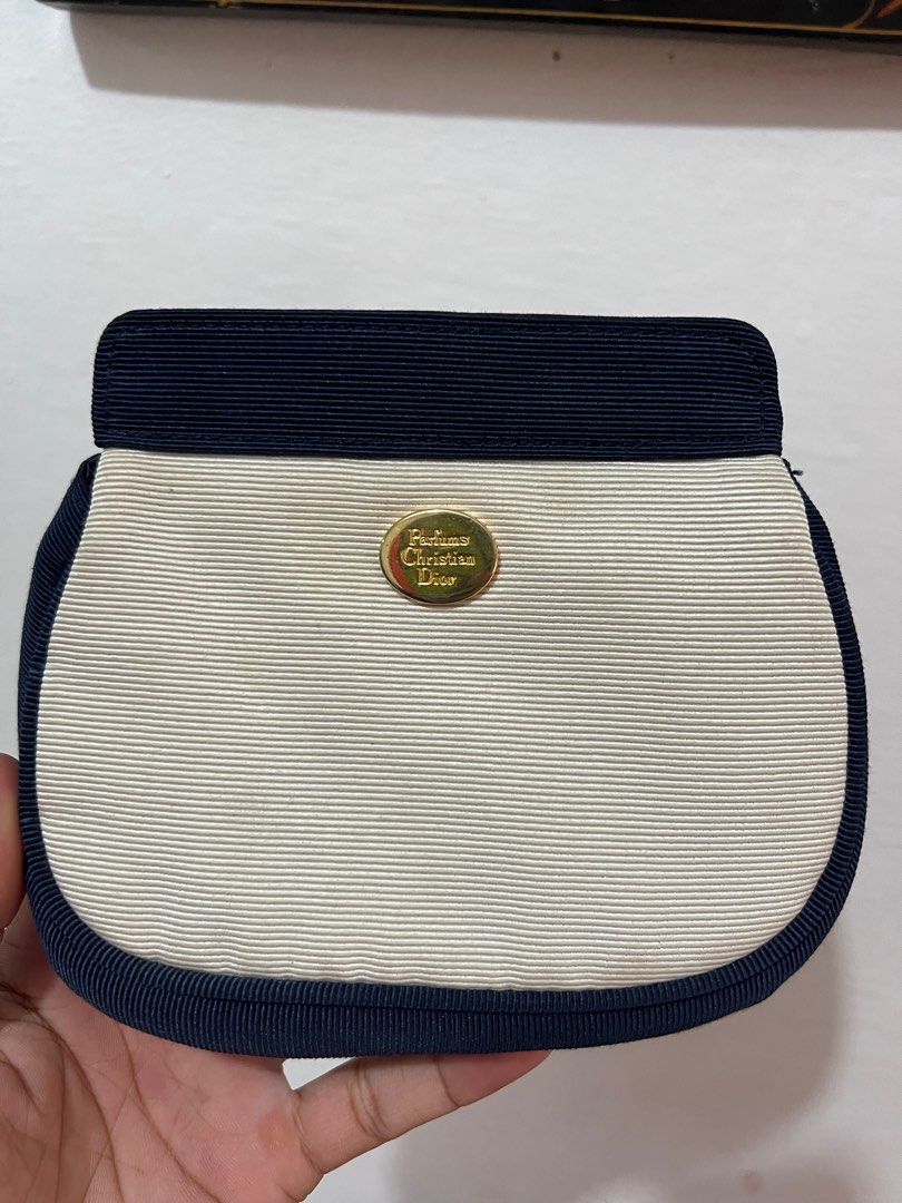 Parfums Christian dior (Category: Luxury Bags & Wallets) located in Santo Tomas. Submitted by miggy.thrift (Listing ID 1424371455, Image 3). Description: Parfums Christian dior 6x5 Excellent Negotiable .