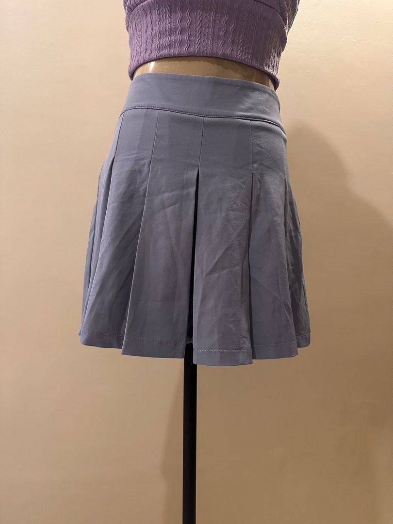 Pleated Mini Skirt (Category: Skirts) located in San Fernando. Submitted by rpam21 (Listing ID 1424382028, Image 1). Description: .