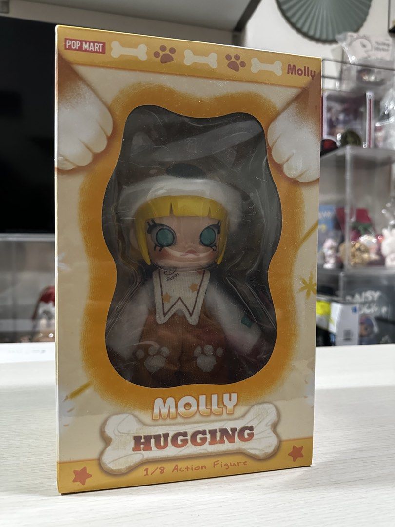 POP MART Molly Hugging 1/8 Action Figure (Category: Designer & Blind Box Toys) located in Mandaluyong City. Submitted by cesanne29 (Listing ID 1424483026, Image 1). Description: Brand new and sealed box. Message me for inquiries.