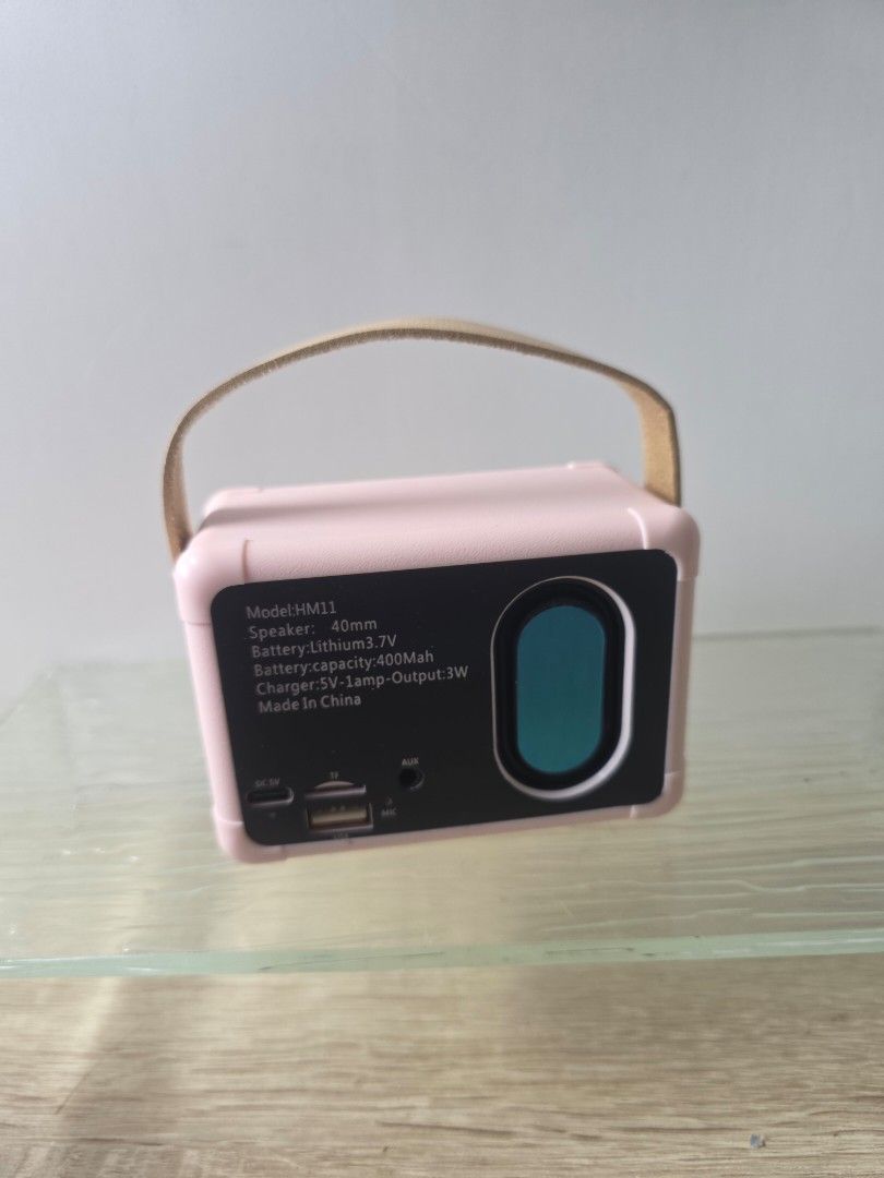 PORTABLE
WIRELESS SPEAKER65748759622531111