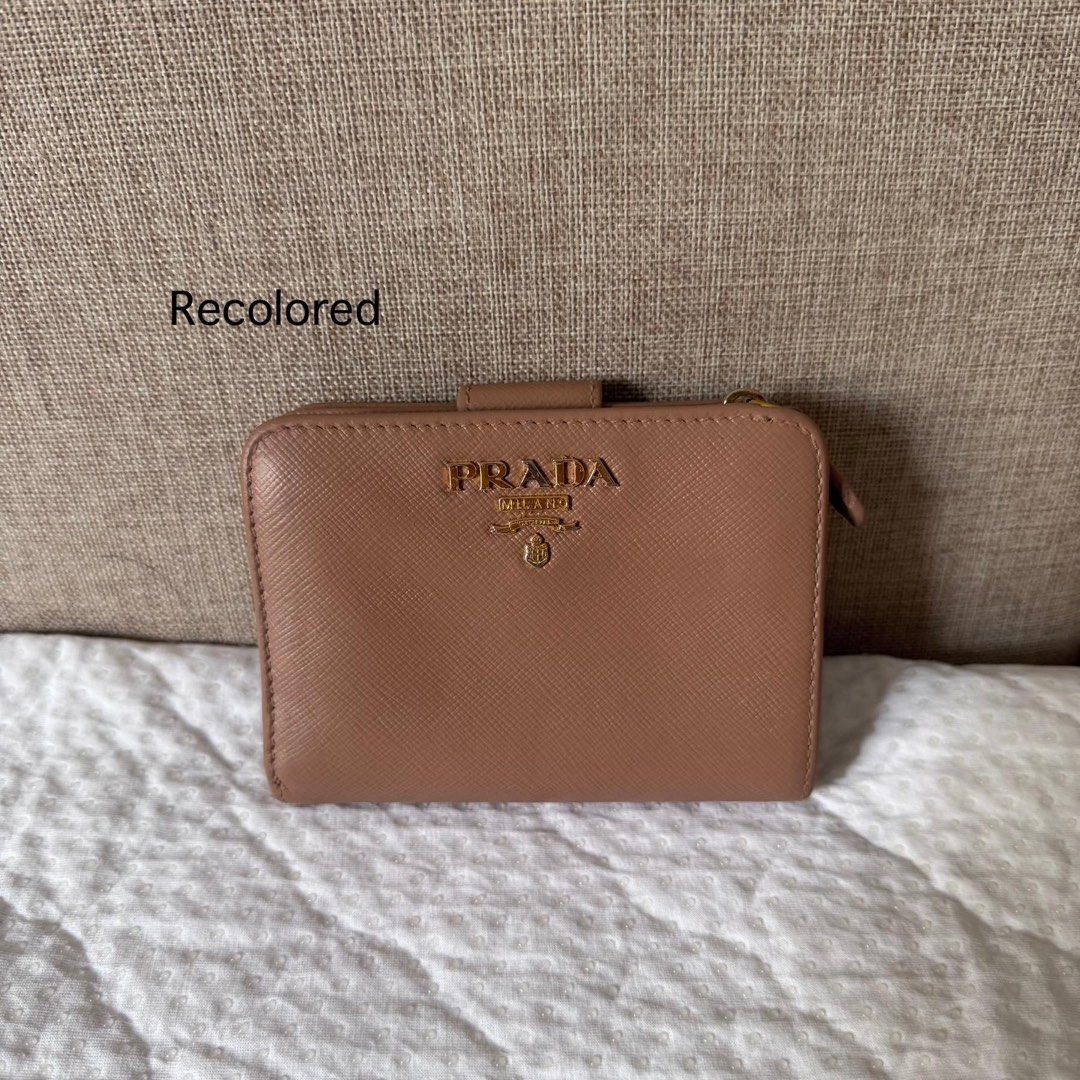 PRELOVED: Prada bifold compact wallet (Category: Luxury Bags & Wallets) located in Valenzuela. Submitted by shop.spark.joy (Listing ID 1424514552, Image 2). Description: .
