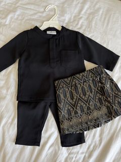 (Category: ) located in . Submitted by busyraboutique (Listing ID 1424385127, Image 1). Description: .