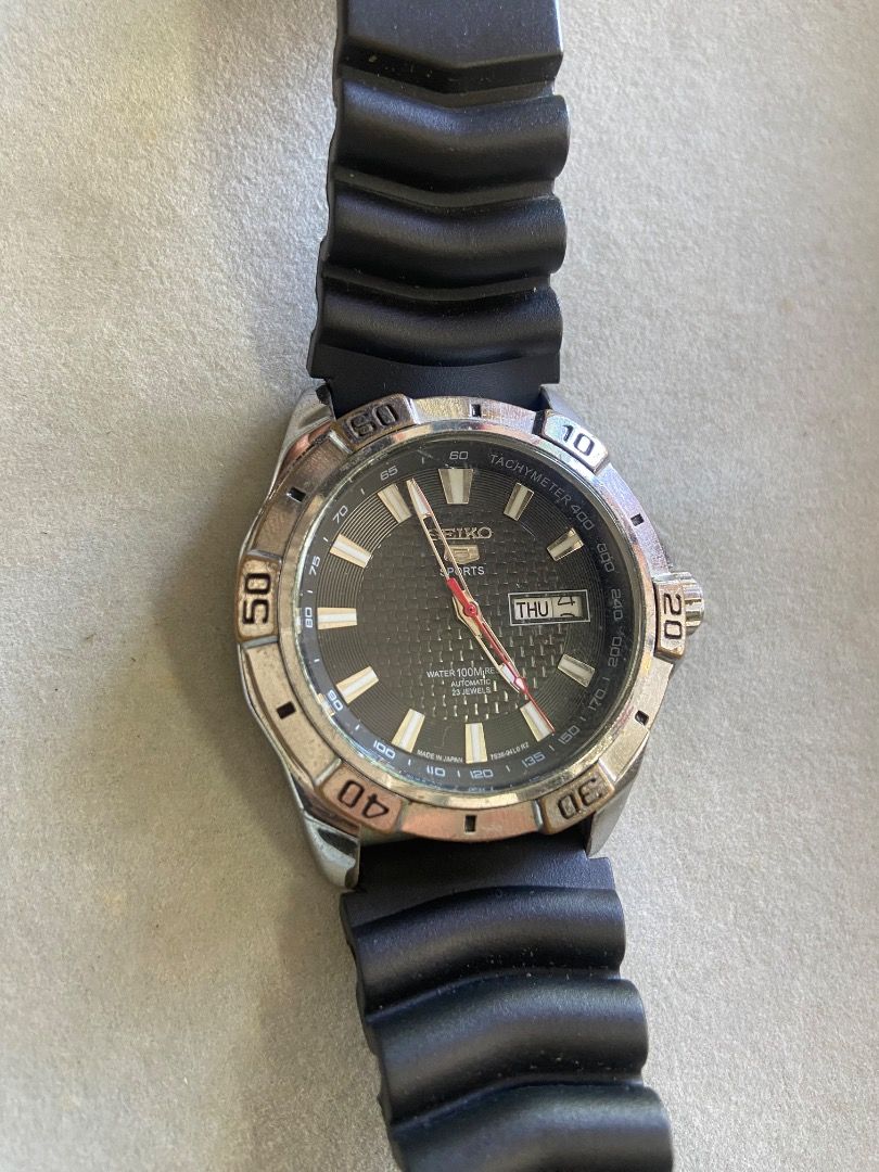 Seiko 5 sports Automatic 7s36-04L0 (Category: Men's Watches) located in Binan City. Submitted by retroz_collections (Listing ID 1424409090, Image 1). Description: Running before, need service.