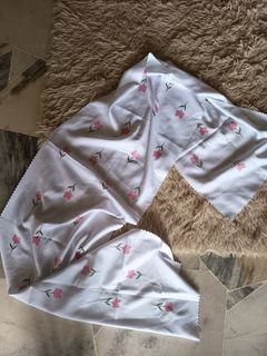 (Category: ) located in . Submitted by gadiswardrobe (Listing ID 1424350204, Image 1). Description: .