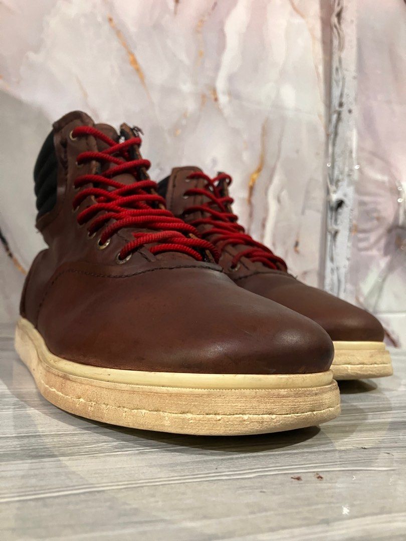 SUPRA BROWN LEATHER BOOTS SIZE 10.5 MEN (Category: Sneakers) located in General Mariano Alvarez. Submitted by adonid (Listing ID 1424407824, Image 2). Description: SUPRA BROWN LEATHER BOOTS ORIGINAL SUPRA BROWN LEATHER BOOTS GOOD CONDITION NORMAL SIGN OF USAGE ONLY MINIMAL HEELDRAG SIZE 10.5 MEN.