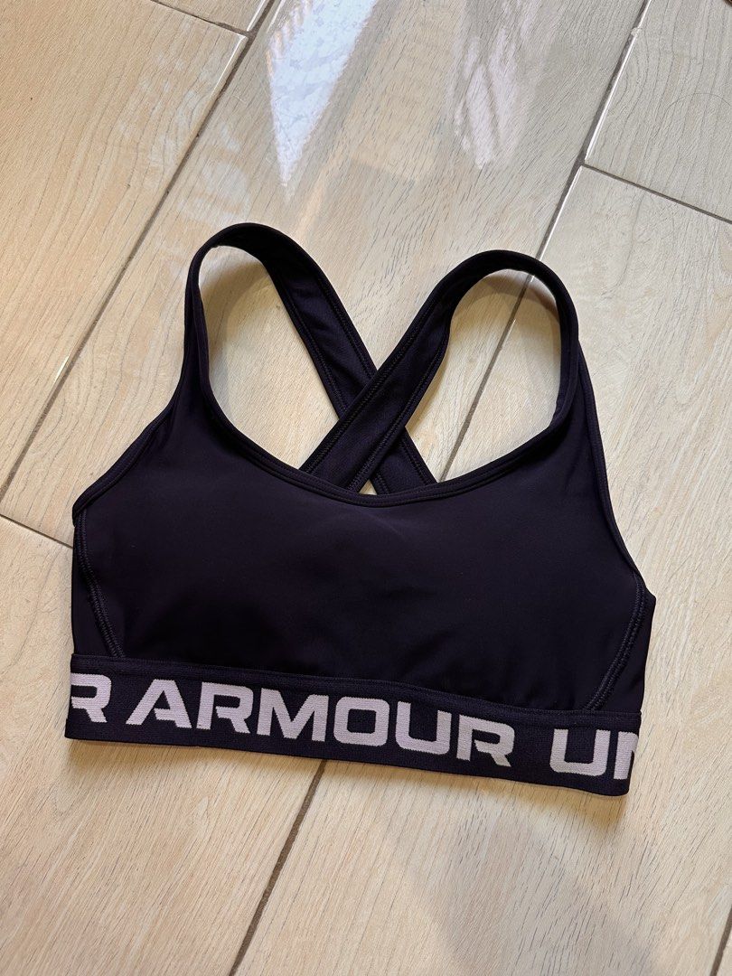 Under Armour Sports Bra (Category: Activewear) located in San Fernando. Submitted by rpam21 (Listing ID 1424382554, Image 1). Description: .