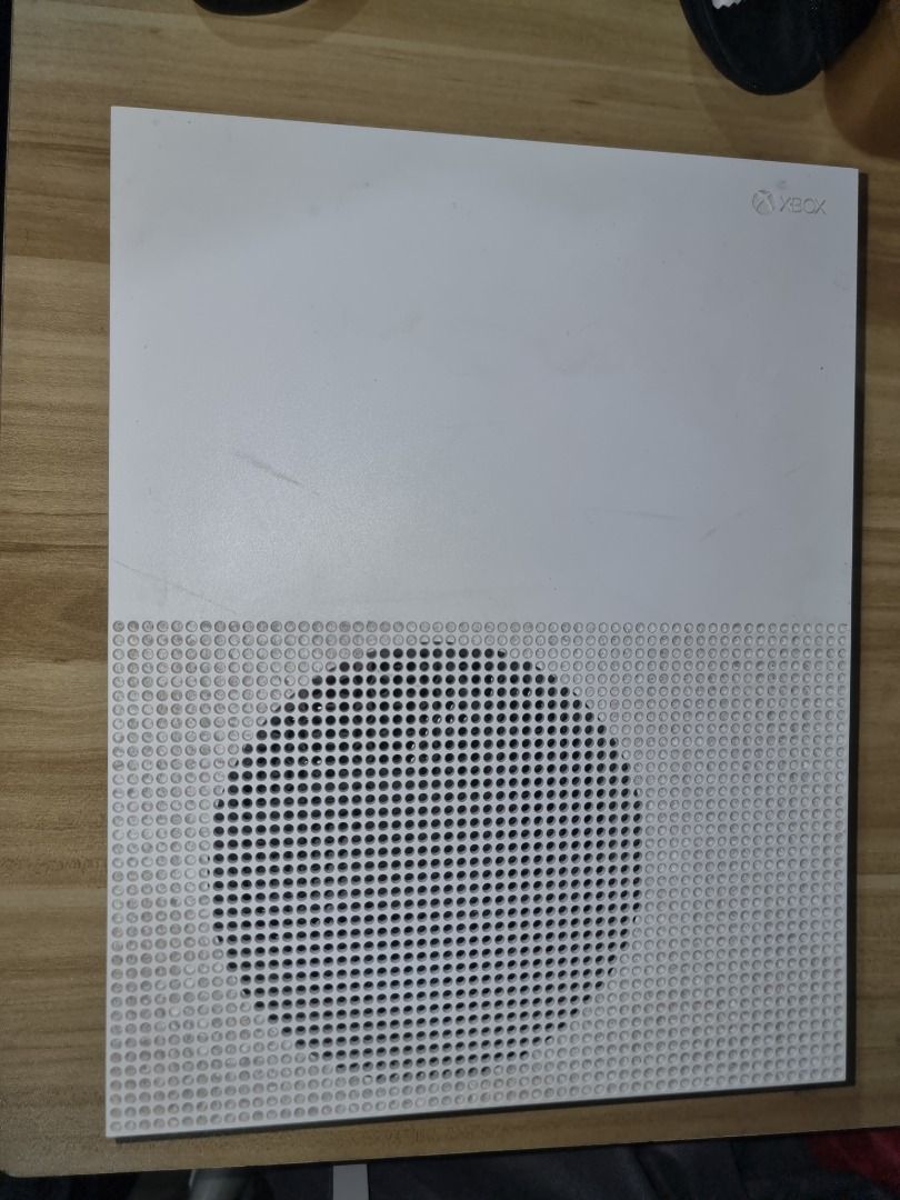 Xbox One S Console with Controller and Games (Category: Controllers) located in Manila. Submitted by nebulizer_ (Listing ID 1424454929, Image 3). Description: - Xbox One S console (white) - White controller included - Games included: - Rainbow Six Siege - Far Cry 5 - Halo 5 - Call of Duty: Advanced Warfare - Lego Worlds 5k fixed take all.