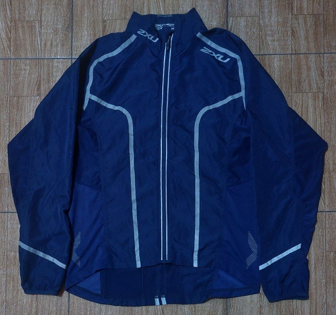 2XU Active 360 Running Jacket (Category: Activewear) located in Baguio. Submitted by wagwagan_001 (Listing ID 1429252274, Image 1). Description: excellent medium 20.5 x 28.