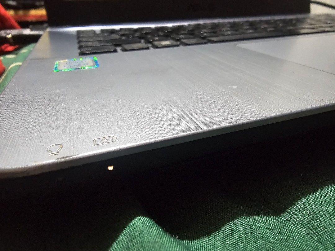 3pcs defective laptop (Category: Laptops & Notebooks) located in Bacoor. Submitted by ginaxis15 (Listing ID 1429264158, Image 3). Description: DEFECTIVE MAGBASA BAREBONE (NO RAM AND HDD) Last price: 1800 bundle 3pcs pass sa madami pang tanong Dell inspiron 17-5000 i5 6th gen issue: No power Asus X441u i3 7th gen issue: Charging lang ayaw magpower Lenovo 330-14 i5 8th gen issue: may power lang walang display unit only unit only for pickup molino b
