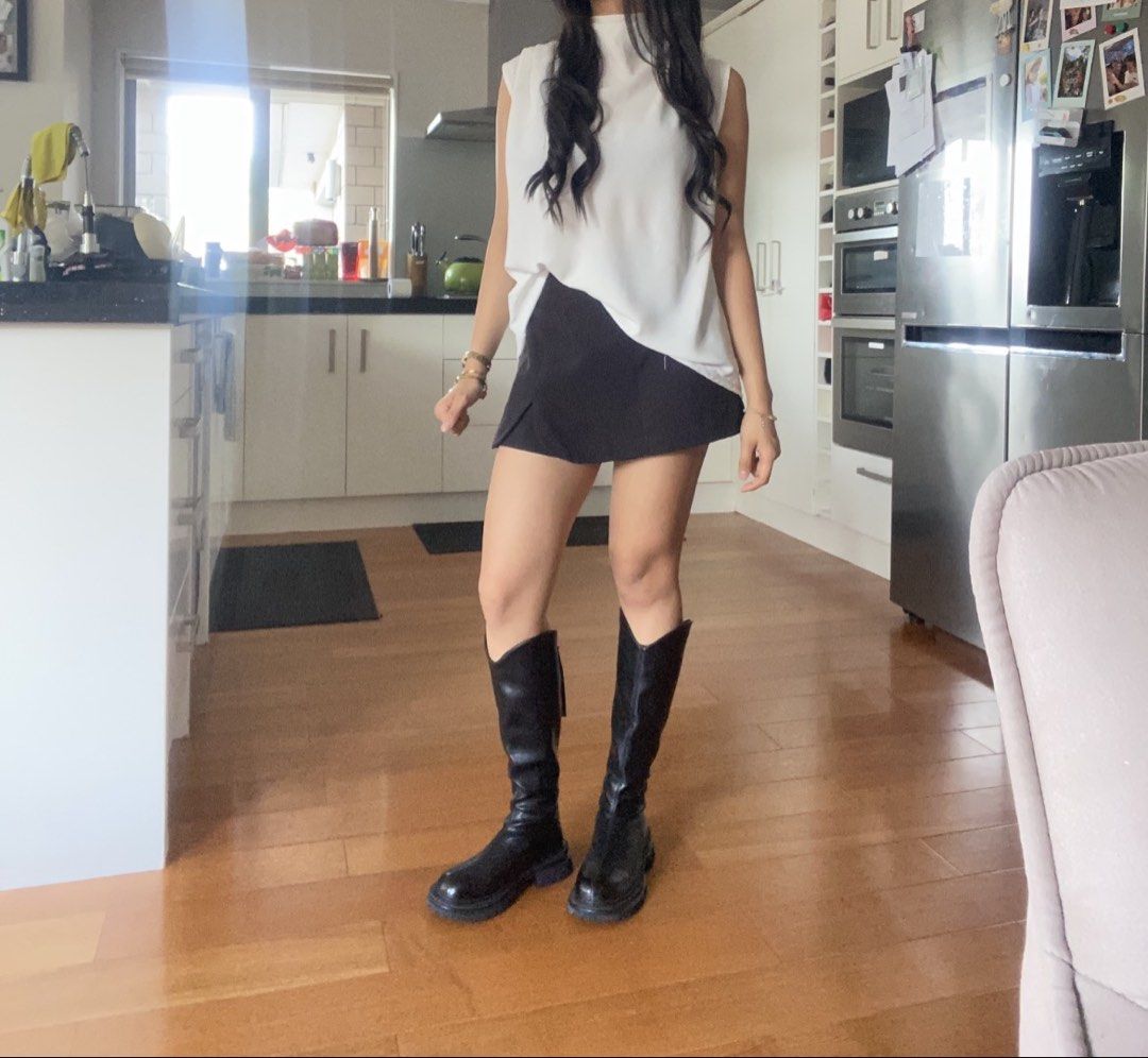 & Other Stories Black Knee High Boots (Category: Boots) located in Magalang. Submitted by movingoutthings (Listing ID 1429268166, Image 2). Description: Bought in New Zealand Wore twice max Still in great condition, still smellsbrandnew and the condition 10/10..