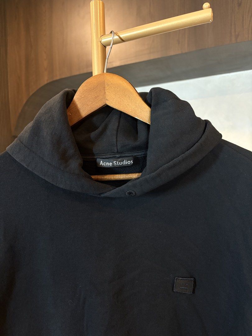Acne Studios Black Hoodie (Category: Hoodies) located in Manila. Submitted by ccuadralaw (Listing ID 1429220822, Image 3). Description: Acne Studios Black Hoodie | Luxury Streetwear | Premium Minimalist | Acne Studios black hoodie featuring a clean luxury streetwear aesthetic. Soft fabric with relaxed fit. Perfect for elevated casual outfits. Shoulder - 54cm Bust - 54cm Sleeves - 55cm Neck - 28cm Length - 69cm.