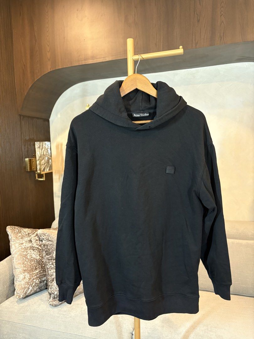 Acne Studios Black Hoodie (Category: Hoodies) located in Manila. Submitted by ccuadralaw (Listing ID 1429220822, Image 1). Description: Acne Studios Black Hoodie | Luxury Streetwear | Premium Minimalist | Acne Studios black hoodie featuring a clean luxury streetwear aesthetic. Soft fabric with relaxed fit. Perfect for elevated casual outfits. Shoulder - 54cm Bust - 54cm Sleeves - 55cm Neck - 28cm Length - 69cm.