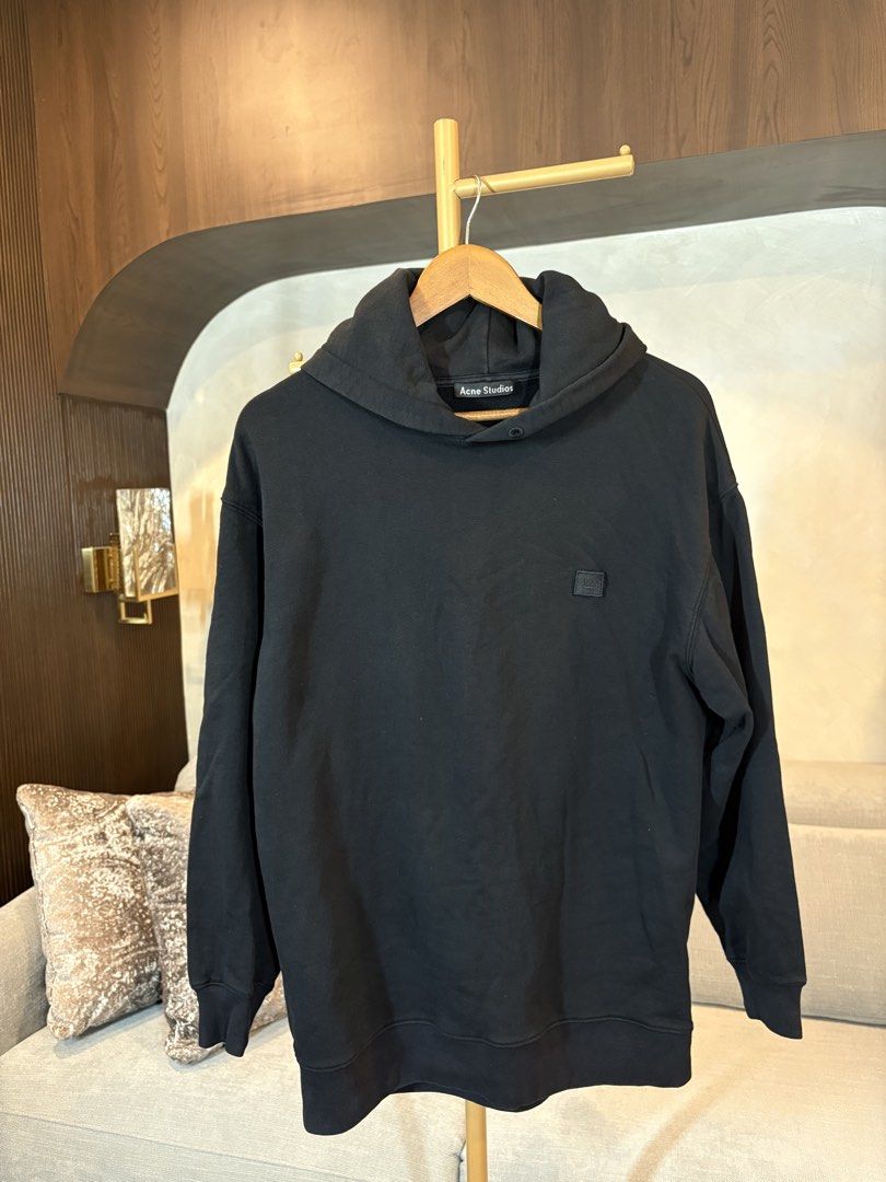 Acne Studios Black Hoodie (Category: Hoodies) located in Manila. Submitted by ccuadralaw (Listing ID 1429220822, Image 2). Description: Acne Studios Black Hoodie | Luxury Streetwear | Premium Minimalist | Acne Studios black hoodie featuring a clean luxury streetwear aesthetic. Soft fabric with relaxed fit. Perfect for elevated casual outfits. Shoulder - 54cm Bust - 54cm Sleeves - 55cm Neck - 28cm Length - 69cm.