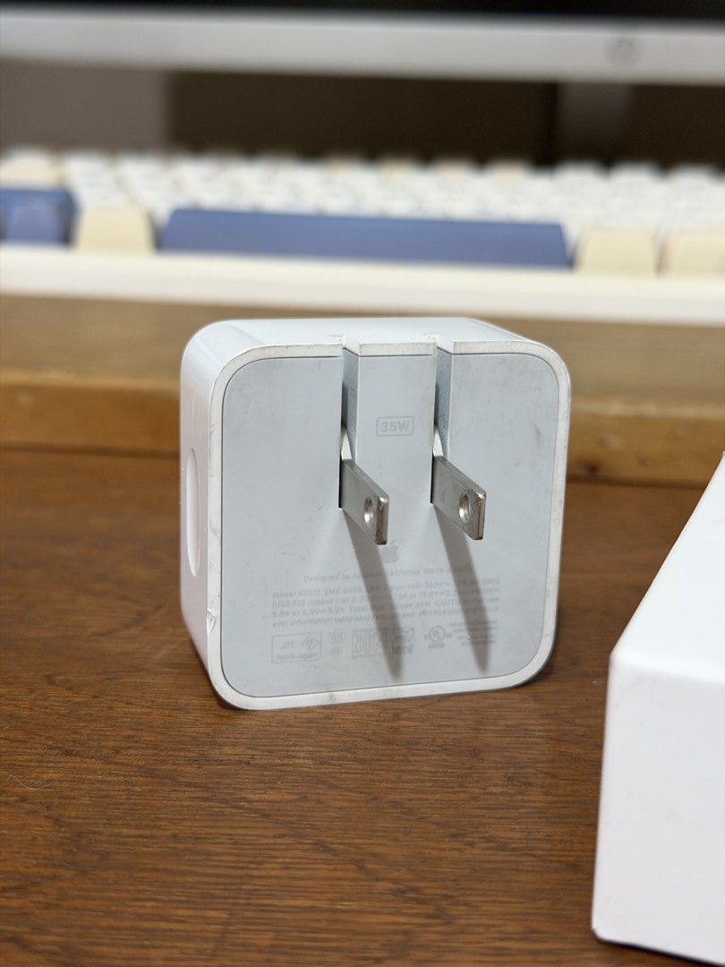 Apple 35W Dual USB-C Port Compact Power Adapter (Category: Cables & Adaptors) located in Manila. Submitted by razelysonn (Listing ID 1429324302, Image 2). Description: FIXED PRICE - used for months only Location: Binondo mnl .