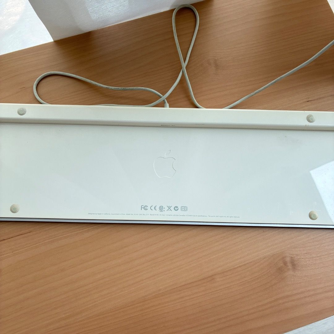 Apple USB Wired Keyboard - White468690254693017600