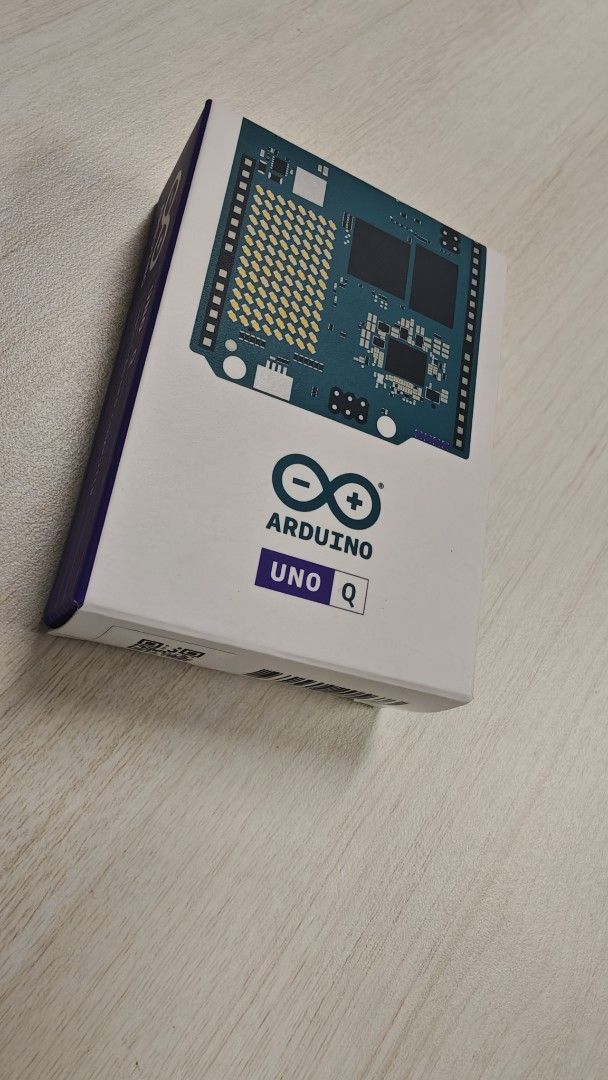 Arduino UNO Q468588846834657280
