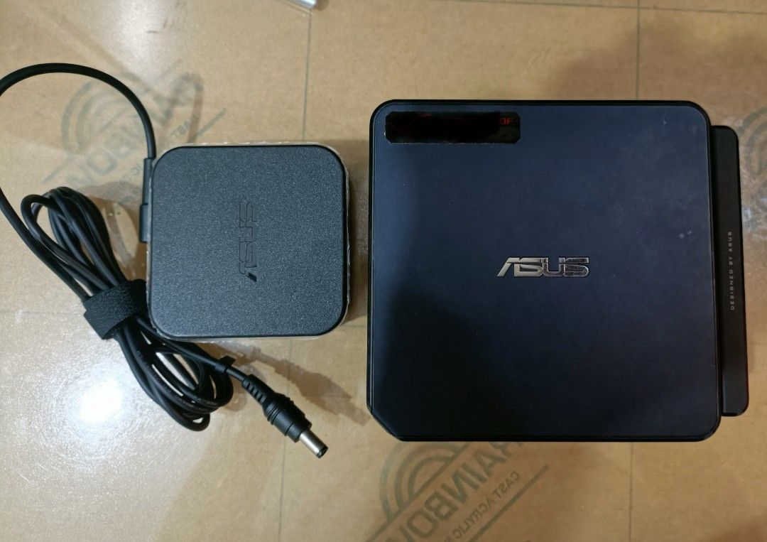 ASUS Chromebox CN Mini PC Celeron 2995U 8GB RAM 128GB SSD with DELL 19" monitor