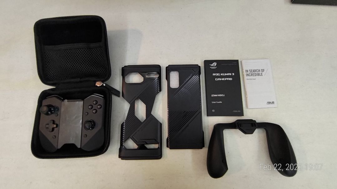 Gamepad Controller for sale Asus ROG Kunai 3 (Category: Controllers) located in Caloocan City. Submitted by imkutak (Listing ID 1429283487, Image 1). Description: Asus ROG Kunai 3 Gamepad Controller For ROG Phones Got this when i got my ROG Phone 3. Seldom used. RFS: Decluttering NOTE: - Seldom used condition but aged - No warranty - Check, Test. Inspect thoroughly before you confirm purchase. Location: Bagong Barrio West, Caloocan Near BIR Edsa,