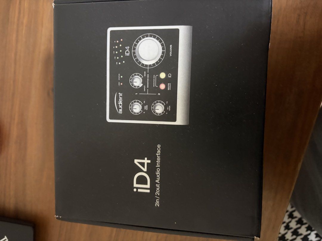 Audient iD4 Audio Interface421338969465825281