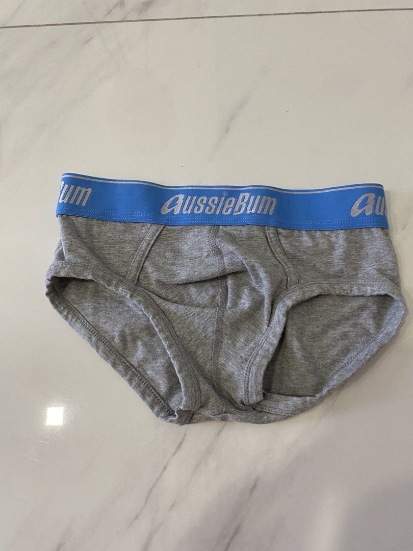 AussieBum Men's Underwear - Grey, XS (Category: New Underwear) located in Singapore. Submitted by ryuunoske (Listing ID 1429250562, Image 1). Description: - AussieBum men's underwear - Grey color - Size: XS - Features the classic AussieBum waistband.