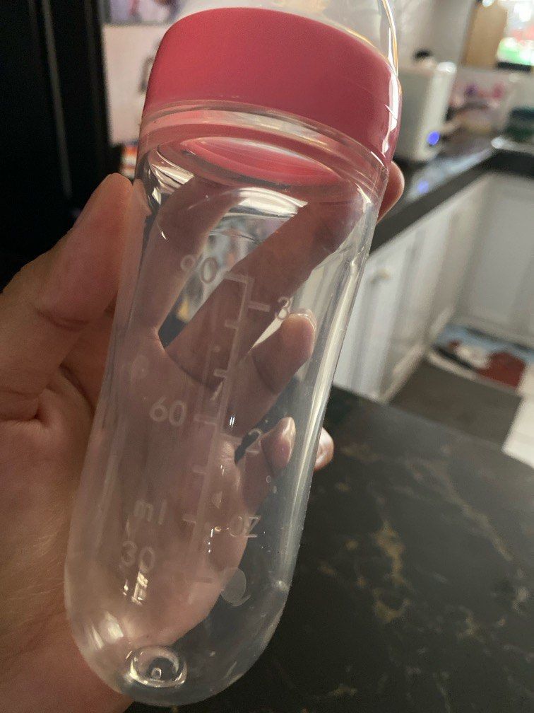 Baby feeding spoon (Category: Breastfeeding & Bottle Feeding) located in Manila. Submitted by narsg (Listing ID 1429184145, Image 3). Description: Decluttering ✨ READ READ READ ❗️❕‼️ selling my baby’s things in a very low price 🌻 📱PM me for any questions NCR buyers only.. sure buyers pls‼️ Location: Pureza, Manila 📲 pick up booking and delivery fee care of BUYER 💰PAYMENT FIRST - GCASH 🚚🚛delivery of items po via lalamove or grab or other del