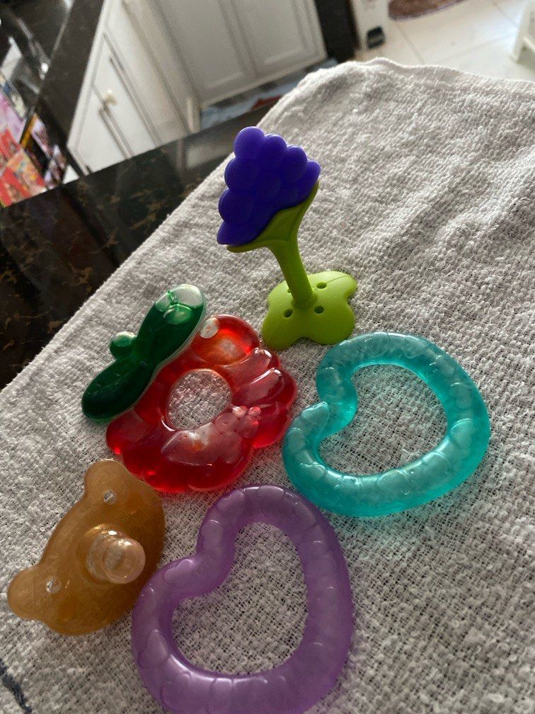 Baby Pacifiers and Teethers (Category: Soothers & Pacifiers) located in Manila. Submitted by narsg (Listing ID 1429186826, Image 1). Description: Decluttering ✨ READ READ READ ❗️❕‼️ selling my baby’s things in a very low price 🌻 📱PM me for any questions NCR buyers only.. sure buyers pls‼️ Location: Pureza, Manila 📲 pick up booking and delivery fee care of BUYER 💰PAYMENT FIRST - GCASH 🚚🚛delivery of items po via lalamove or grab or other del 