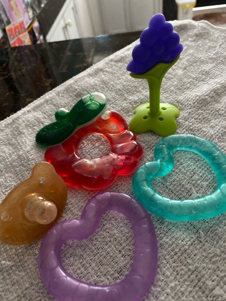 Baby Pacifiers and Teethers (Category: Soothers & Pacifiers) located in Manila. Submitted by narsg (Listing ID 1429186826, Image 2). Description: Decluttering ✨ READ READ READ ❗️❕‼️ selling my baby’s things in a very low price 🌻 📱PM me for any questions NCR buyers only.. sure buyers pls‼️ Location: Pureza, Manila 📲 pick up booking and delivery fee care of BUYER 💰PAYMENT FIRST - GCASH 🚚🚛delivery of items po via lalamove or grab or other del 