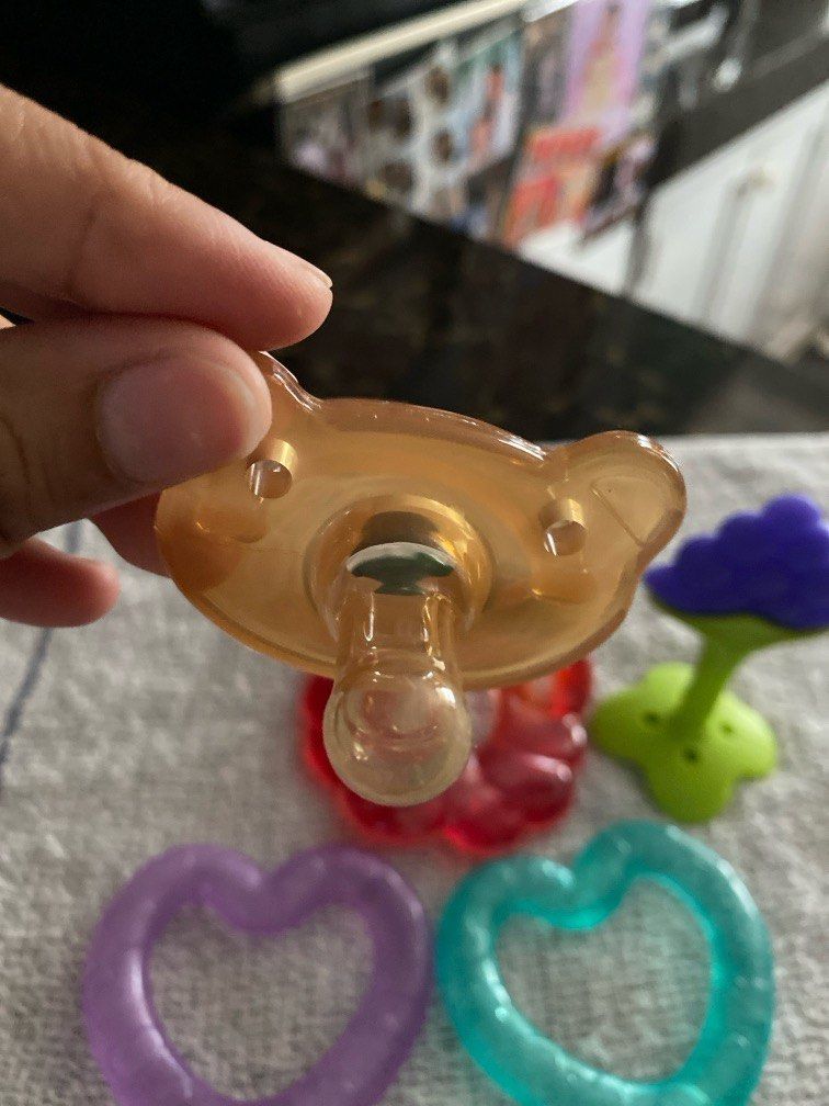 Baby Pacifiers and Teethers (Category: Soothers & Pacifiers) located in Manila. Submitted by narsg (Listing ID 1429186826, Image 3). Description: Decluttering ✨ READ READ READ ❗️❕‼️ selling my baby’s things in a very low price 🌻 📱PM me for any questions NCR buyers only.. sure buyers pls‼️ Location: Pureza, Manila 📲 pick up booking and delivery fee care of BUYER 💰PAYMENT FIRST - GCASH 🚚🚛delivery of items po via lalamove or grab or other del 