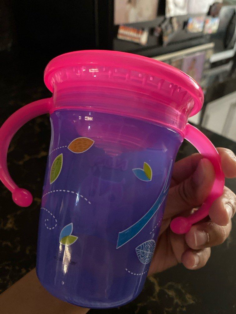 Baby training drinking cup (Category: Weaning & Toddler Feeding) located in Manila. Submitted by narsg (Listing ID 1429185408, Image 2). Description: Decluttering ✨ READ READ READ ❗️❕‼️ selling my baby’s things in a very low price 🌻 📱PM me for any questions NCR buyers only.. sure buyers pls‼️ Location: Pureza, Manila 📲 pick up booking and delivery fee care of BUYER 💰PAYMENT FIRST - GCASH 🚚🚛delivery of items po via lalamove or grab or other 