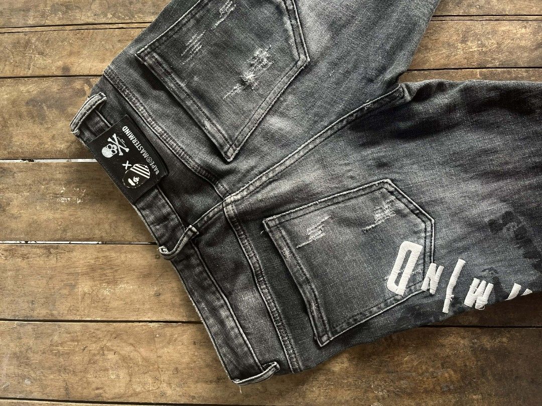 BAPE x Mastermind Jeans (Category: Jeans) located in Guagua. Submitted by sarms_03 (Listing ID 1429261479, Image 1). Description: Baka may looking neto 🤔 BAPE X MASTERMIND (Slim Jeans) DMS SIZE : Waistline : 31" Length : 40" Thigh : 12" LegOpening : 6" No issues Pm sa interesado mga bossing!!.