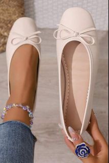 (Category: ) located in . Submitted by helpclearmeclothes (Listing ID 1429304767, Image 1). Description: .