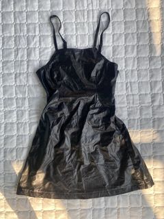 (Category: ) located in . Submitted by phanifiedcloset (Listing ID 1429199633, Image 1). Description: .