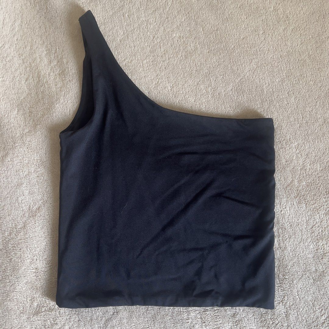 Black One Shoulder Top (Category: Sleeveless) located in Marikina City. Submitted by declutter.marikina (Listing ID 1429204394, Image 1). Description: .