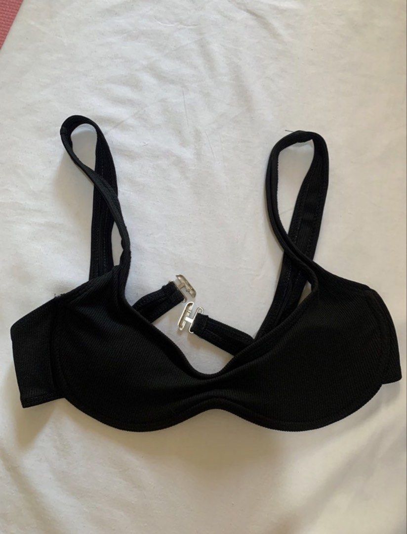 Black Wired Bikini Top (Category: Bikinis & Swimsuits) located in Cainta. Submitted by el.declutterz (Listing ID 1429281265, Image 1). Description: with padslot •Shipping via Shpee checkout (sf only)/Lalamove, etc. •Meetups for nearby area only (w/ charge) •Manage your expectations 📍Cainta, Rizal/Pasig City.