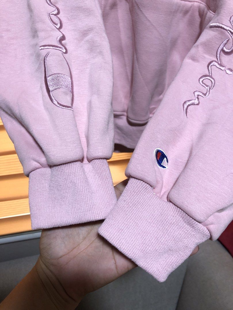 Champion spell out hoodie (Category: Hoodies) located in Cavite. Submitted by dynl_thrift (Listing ID 1429275537, Image 2). Description: Size: Medium - Large Dim: 23/25 Color rate: 9.5/10 issue: Mild discoloration on neck part.