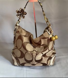 (Category: ) located in . Submitted by bagsistersph (Listing ID 1429275855, Image 1). Description: .