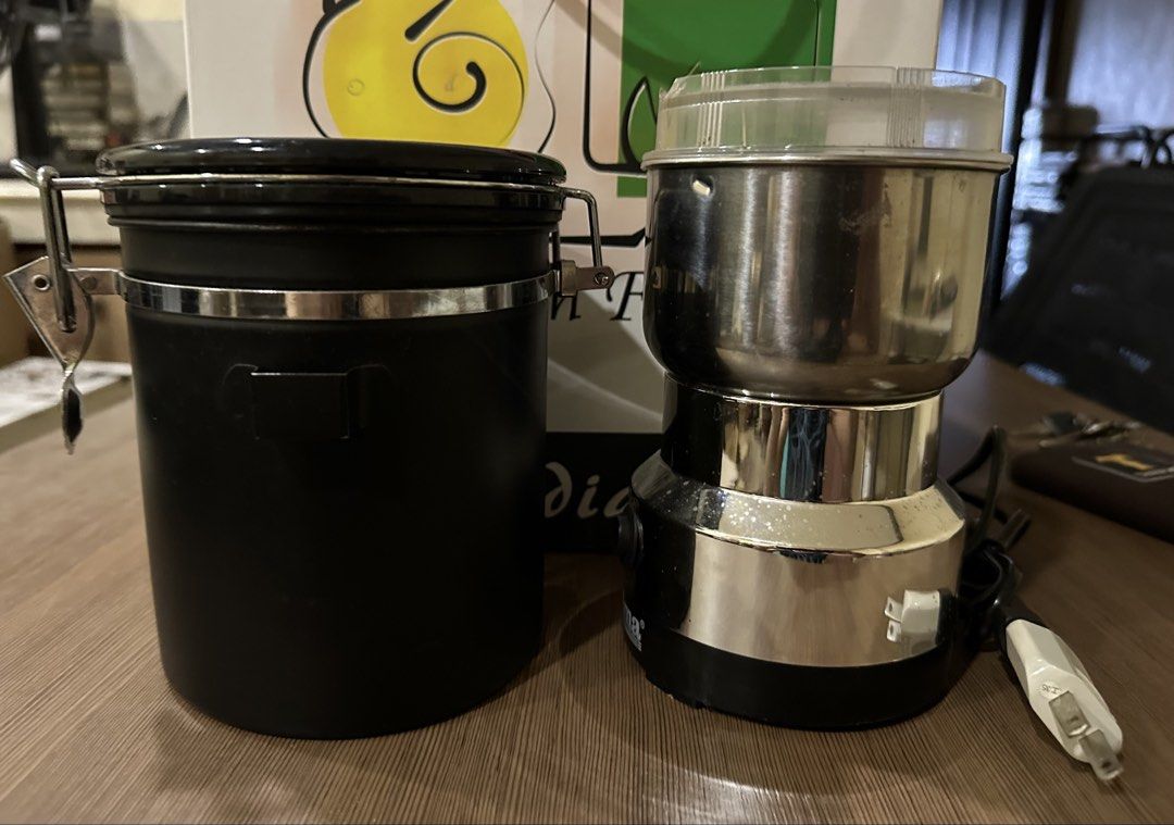 Coffee Maker Package (Category: Coffee Machines & Makers) located in Quezon City. Submitted by rgs101 (Listing ID 1429172218, Image 3). Description: Package include: 1 Modian Balancing Siphon Coffee Maker 1 Tom n Tom Siphon Coffee Maker 2 Moka Pot 1 French Press Coffee Maker 1 Trinity Zero Portable Coffee Maker 1 Aluminum Coffee Filter 1 Coffee Bean Canister 1 Electric Bean Grinder 2 set Coffee Cup with saucer.