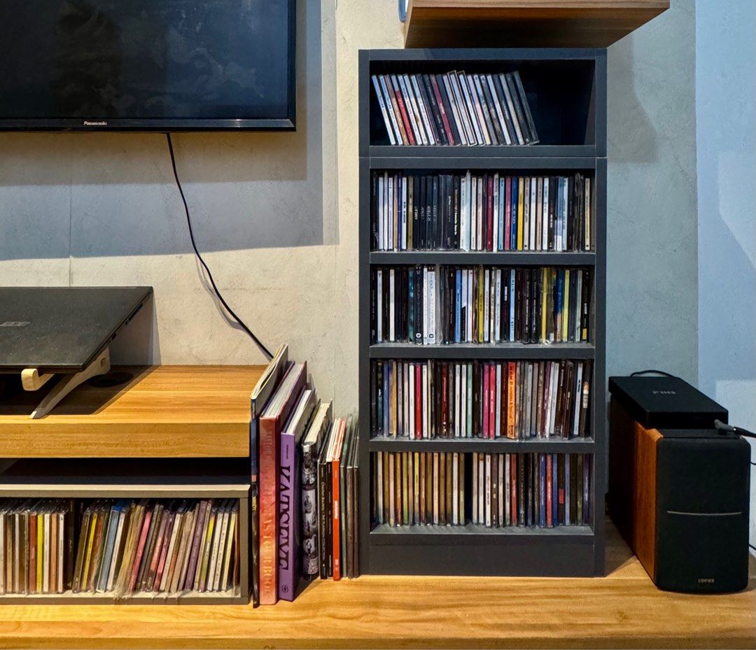 Custom CD Display Shelves (1-Layer and 4-Layer options) - PRE ORDER (Category: Storage Boxes & Baskets) located in Taguig. Submitted by chrisdanguy (Listing ID 1429188091, Image 3). Description: Custom-made wooden CD shelf. Pinagawa ko for my personal collection. Sharing in case other collectors are interested. Measurements are in centimeters (cm). Color: Gray Will proceed with production once enough orders are confirmed 👍 1-Layer : PHP 1800 4-L