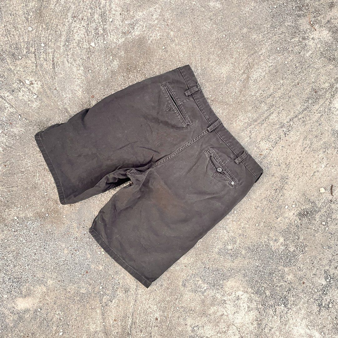 +DC BLACK CHINO SHORTS (Category: Shorts) located in Cebu City. Submitted by maytagumpay (Listing ID 1429259431, Image 1). Description: +DC BLACK CHINO SHORTS Size on tag: W34 Actual dimes: ▪️34” Waist ▪️19.5” Length ▪️10.5” Leg opening Color rate: 9.5/10 Issue: DIRT, need wash ✅ VERY GOOD CONDITION 🏷️: @ ₱3️⃣9️⃣9️⃣ only 🚚: @ ₱1️⃣ only DELIVERY CHARGE 🚫NO COD 🙏 I WOULD APPRECIATE IT IF YOU COULD DITCH UNREASONABLE HAGGLING Disclaimer‼️ ⚠️ITEM